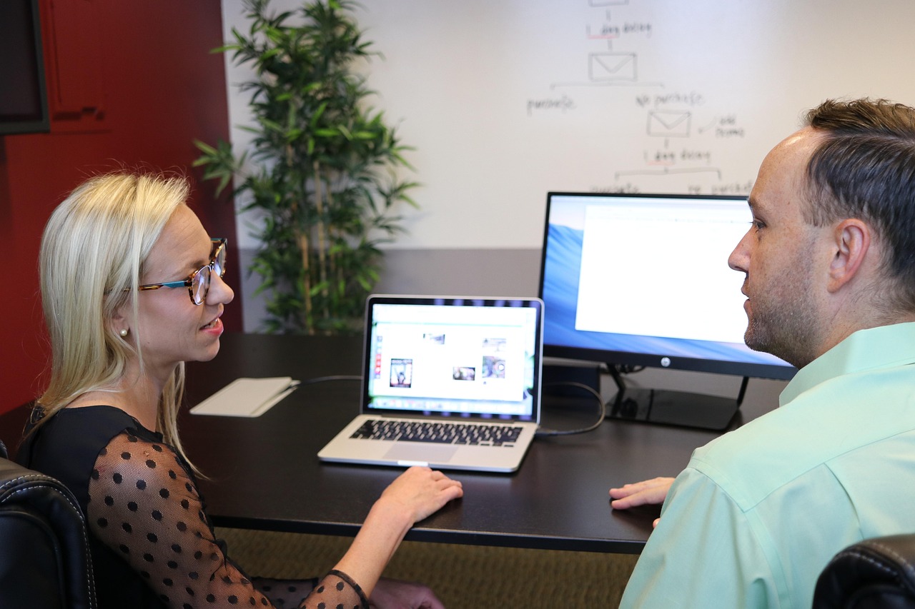 万事如何根据用户行为制定定制化的营销策略